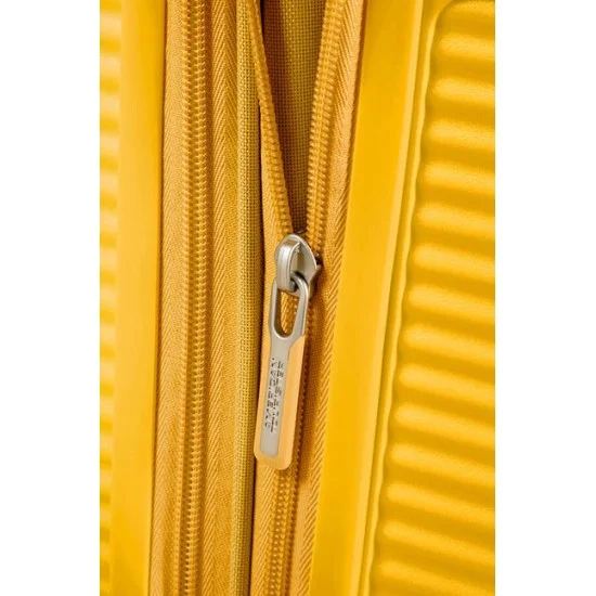 American Tourister куфар Soundbox 67 см - златно жълто American Tourister куфар Soundbox 67 см - златно жълто