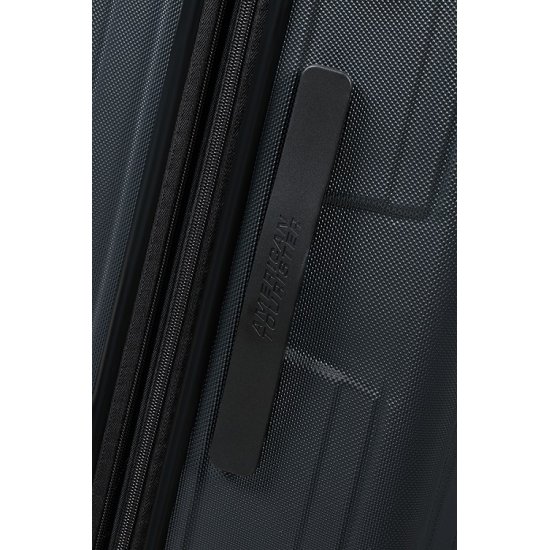 American Tourister куфар Tracklite 67 см - черен